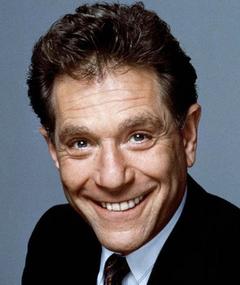 Classify American Jewish actor George Segal