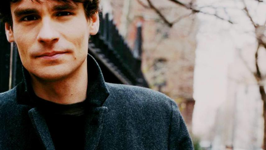 Unveiling The Hidden Influence Of Robert Sean Leonard On 90S Hollywood - kzdj8tl