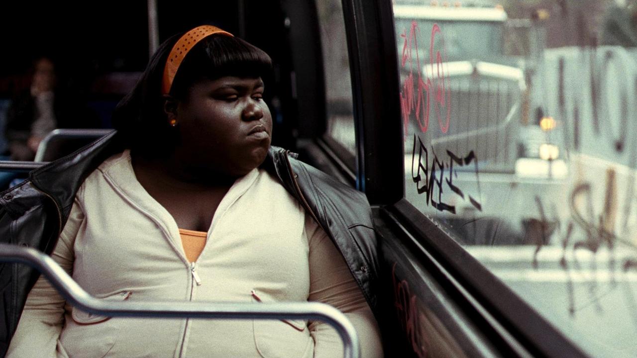 grudastaya-kruzhevnom-film-s-repershey-negrityankoy-zanyat