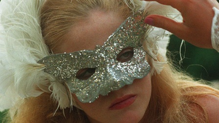 Through the looking glass 1976 full movie Through the looking glass 1976 full movie